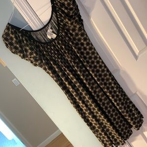 Max Studio women’s dress. No iron. Ruching   Gathered short sleeve. Size L